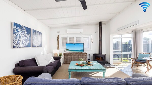 Lounge Room | Fireplace
