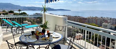 Equipped terrace in Nice