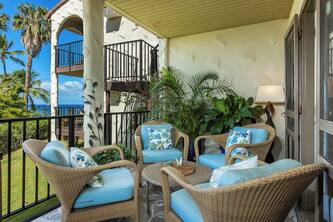 Stunning Ocean-View Remodel: 1BR/2BA at Maui Hill, Steps from Top Beaches