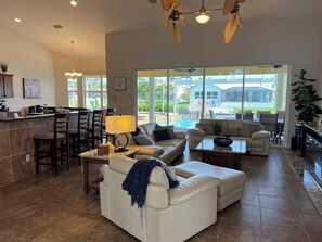 Living room/kitchen