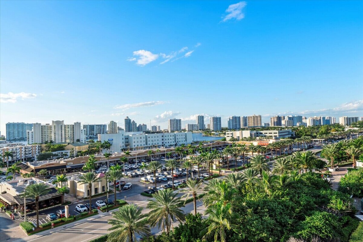 Suite w/ City View at Luxury Beach Resort
