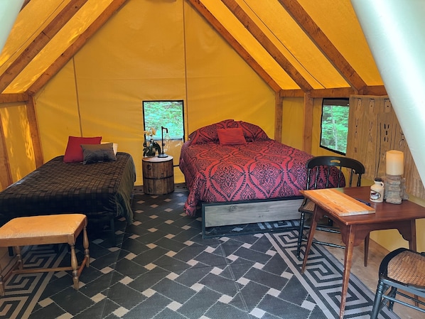 Hidden Ridge Glamping Site

Comfy Full Bed and A Twin Bed