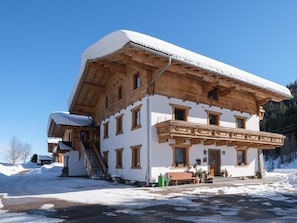 Außenseite Ferienhaus [Winter]