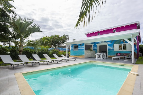 Swimming pool