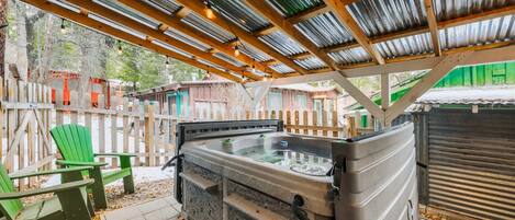 Hot Tub Living - Let the warm jets work away the stress and soreness of a long day of adventures in Ruidoso, New Mexico.