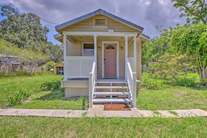 Cottage Exterior | 1 Exertional Ring Doorbell