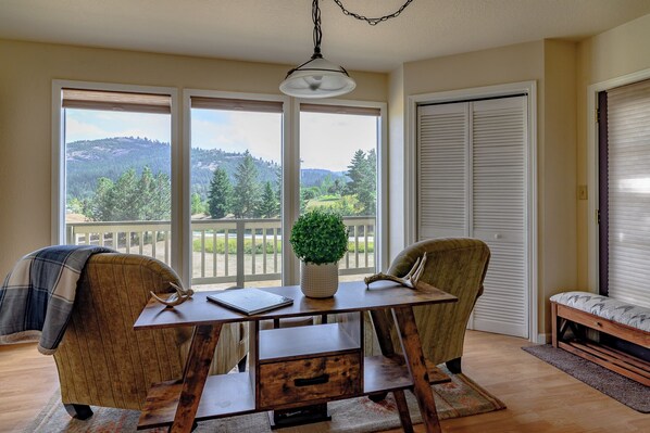 Front room seating area with southern view and main entrance.