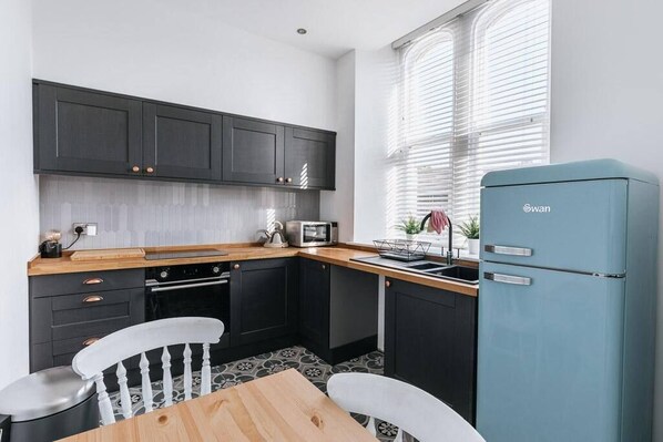 Beautifully Designed Modern Kitchen