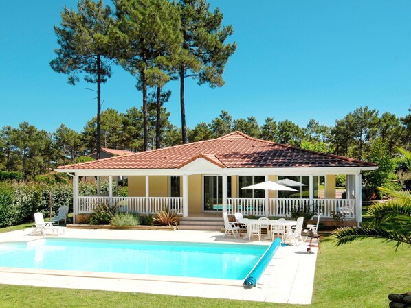 Plante, Bâtiment, Ciel, Fenêtre, Piscine, Arbre, Maison, Ombre, Chalet, Lot Terre