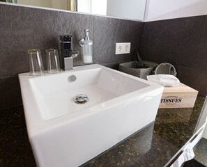 Einzelzimmer mit WC und Dusche
