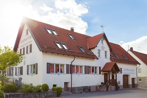 Landhaus Engel, (Geislingen), LHS 05630-Aussenansicht