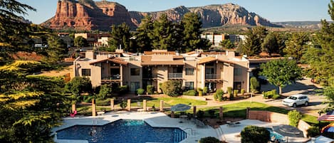 Sedona Oak Creek Estados Community Amenities Included Pool, Hot Tub, Tennis Courts, BBQ and More!