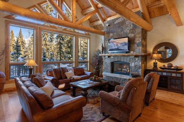 Rustic mountain lodge in the heart of Mountain Village