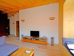 Ferienwohnung max. 4 Pers. ca 90 qm mit Balkon und Bergblick-Wohnzimmer