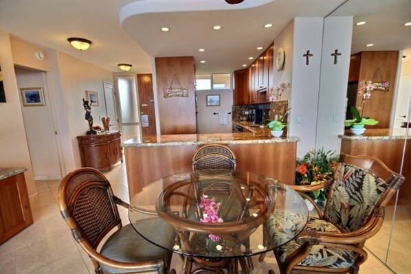 Gourmet Kitchen...Fully Equipped for Cooking