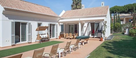 LUXURY 4 BED VILLA WITH POOL AND JACUZZI CLOSE TO PRACA J204 - 1