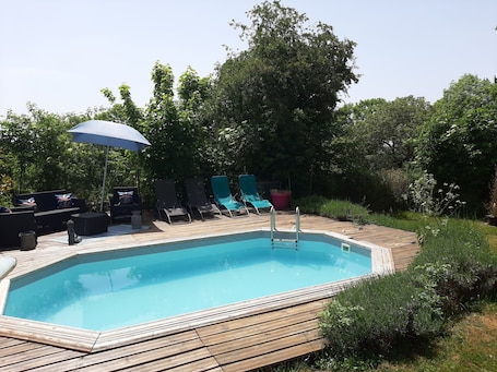 Piscine clôturée et chauffée