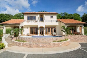 Fantastic design with private pool