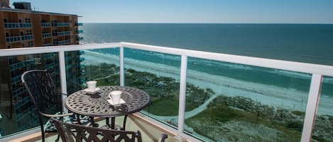 Gorgeous view of the white sands of Clearwater Beach