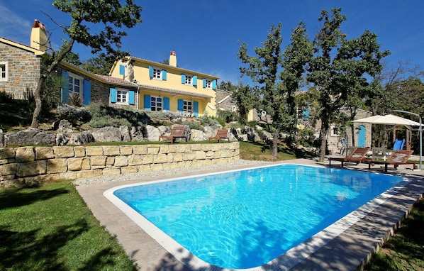 pool