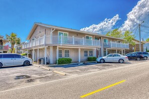 Floral Villa B8