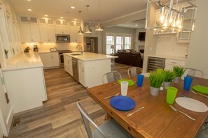 Main Level | Kitchen and Dining Room