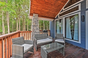 Private Deck | Gas Grill