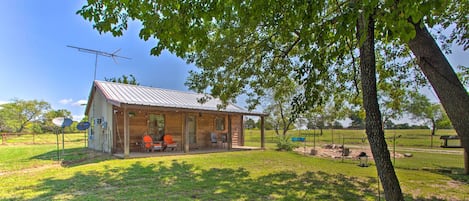 Cabin Collinsville Vacation Rental | 2BR | 1BA | 800 Sq Ft | Step-Free Access