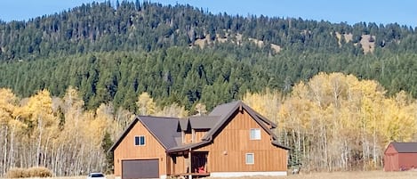 Fall at Teton View Ranch with golden aspens 