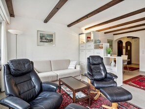 Furniture, Property, Picture Frame, Comfort, Interior Design, Couch, Lighting, Table, Living Room, Flooring