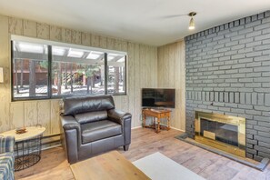 Living Room | Sleeper Sofa | Decorative Fireplace