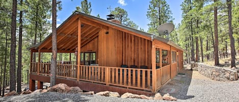 Greer Vacation Rental | 2BR | 2BA | 1,700 Sq Ft | 2-Story Cabin