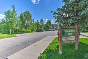 Condominium Entryway | 5 Miles to Ski Resort