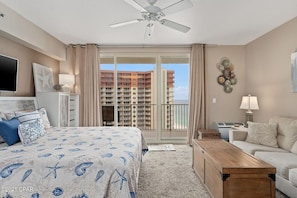 Main room overlooking the Gulf.
