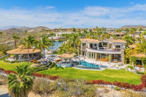 Phots cannot capture Casa Kokomo's magnificence and its resort-style amenities.