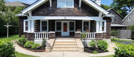 Cozy 4 BDR home near Downtown Oak Bluffs