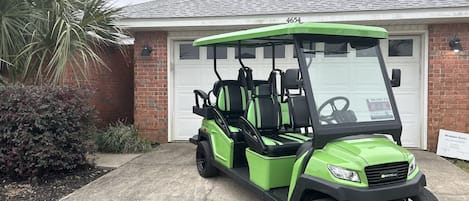 Golf cart included, 6 seater! 