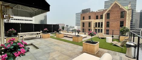Rooftop Terrace with great City views!