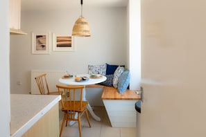 Bryn Awel Bach Dining area