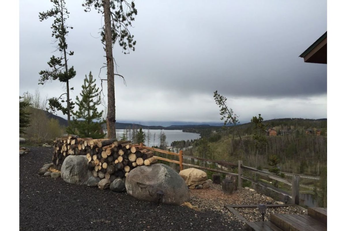 Amazing Views of Shadow Mnt/lake,firepit,3br/2ba Cozy Cabin in Grand Lk,sleeps6