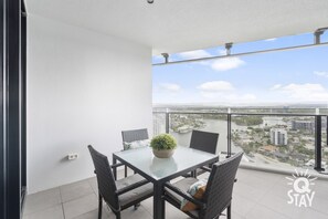 Large Balcony with panoramic views of the Gold Coast 🏙