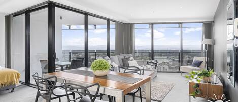 Spacious balcony with uninterrupted views of the city ♥️