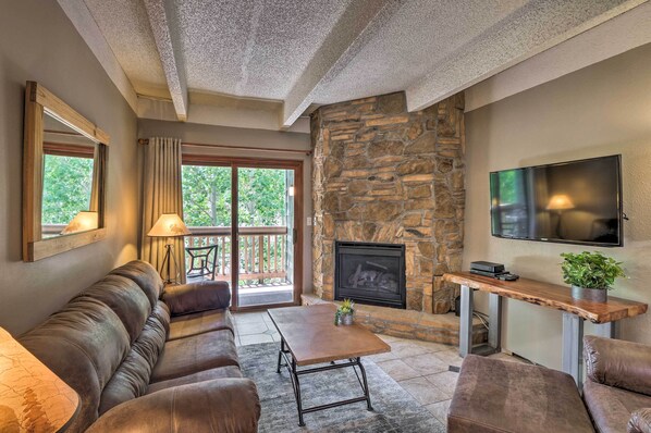 Frisco Vacation Rental | 2BR | 1.5BA | 900 Sq Ft | 3rd-Floor Condo