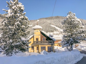 Sky, Snow, Building, Daytime, Window, Mountain, Tree, Slope, Larch, House