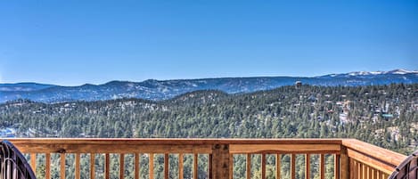 Ruidoso Vacation Rental | 2BR | 2BA | 1,340 Sq Ft | 1 Story | Stairs Required