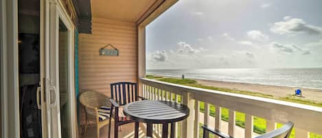 Corpus Christi Vacation Rental | 1BR | 1BA | 450 Sq Ft | Step-Free Access