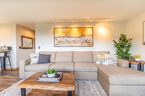 Brand new furnishings and finishes throughout!