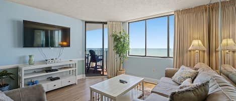 Spinnaker 904 is located on the oceanfront and offers spectacular views.