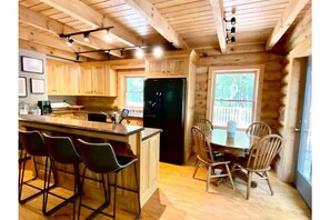 Kitchen dining