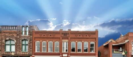 In the heart of historic downtown Guthrie, OK ~ walkable to shops & restaurants